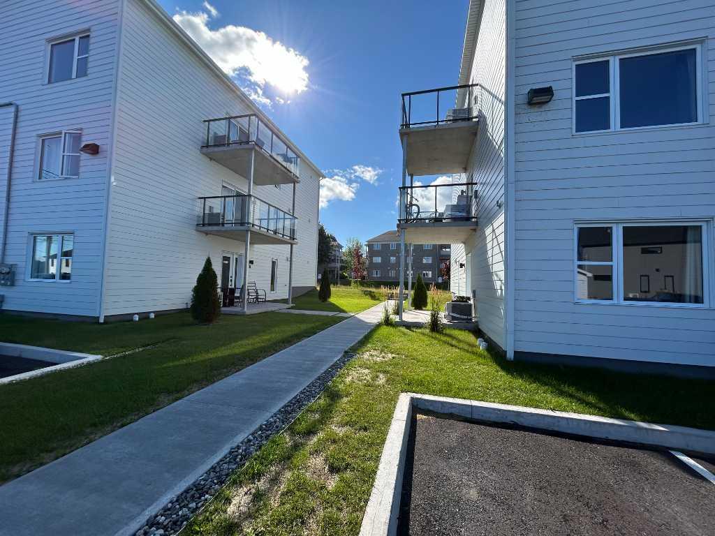 Magnifique Condo locatif neuf 3 1/2 secteur Charny pour mai 2026