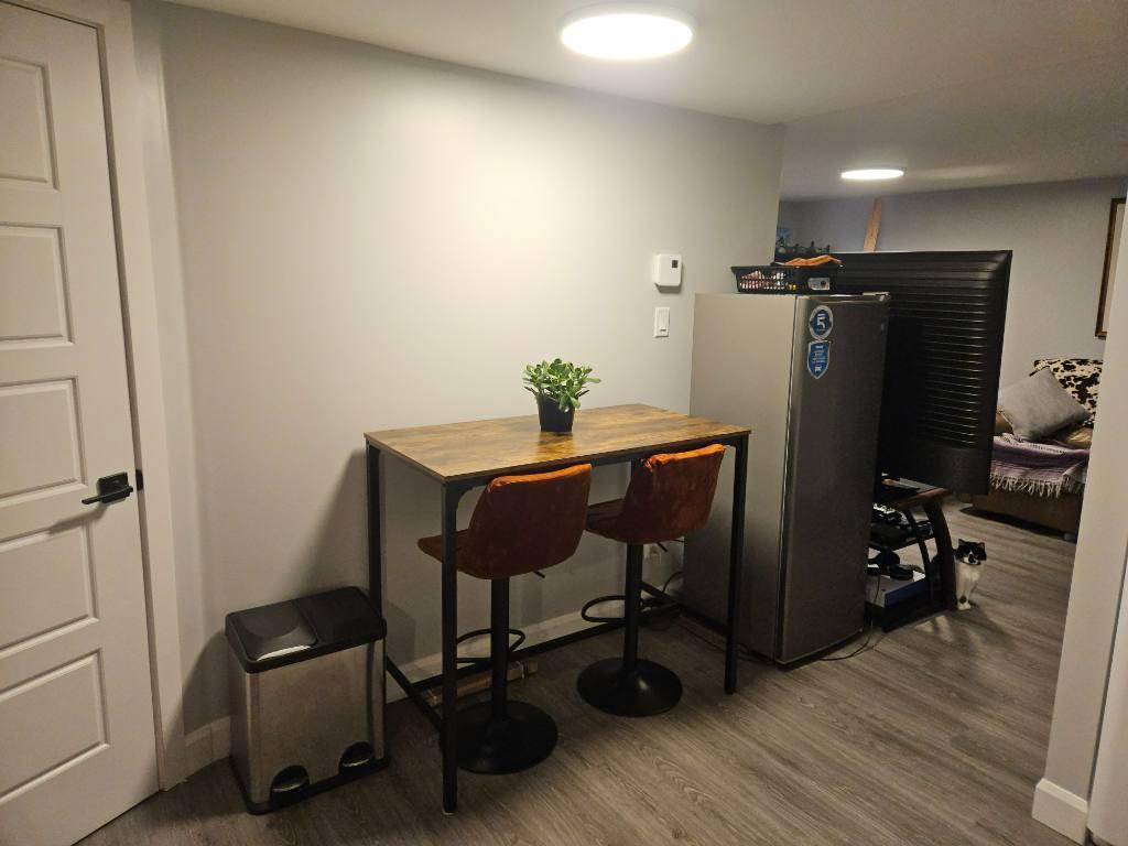 🏡 Grand 3 ½ rénové – tout inclus – entrée indépendante – Gatineau (secteur Saint-René / Lorrain)