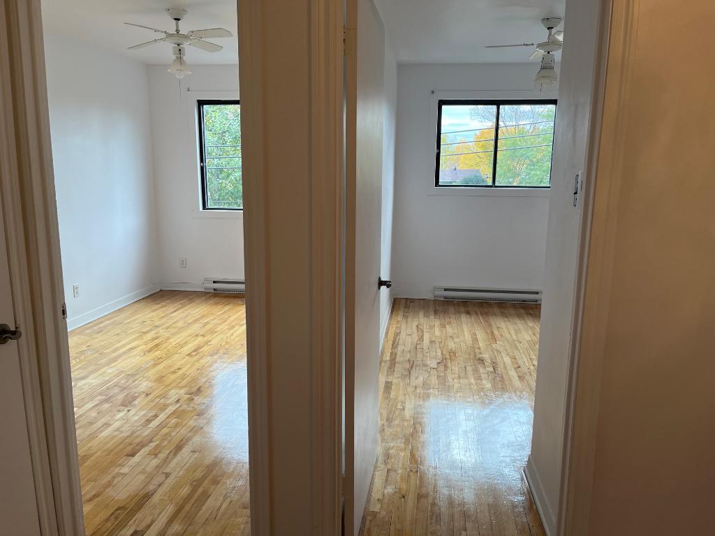 Grand 5 1/2 a louer (Semi meublé)