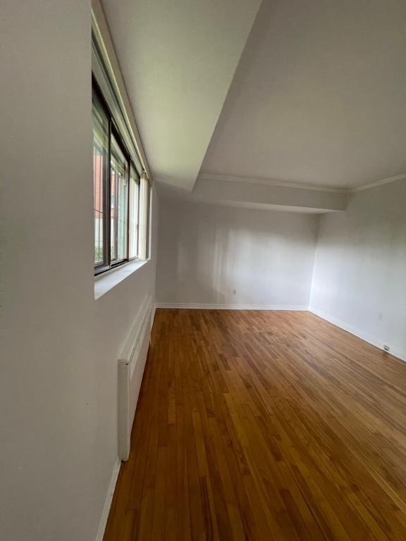 À louer 1400$ – 4 ½ au 2715 Place Darlington, Côte-des-Neiges