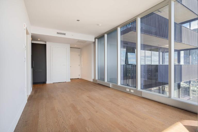 1 CH - 1 SDB - Montréal - $2,100 /mo