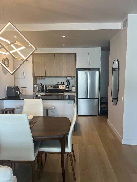 3 1/2 à louer avec stationnement intérieur