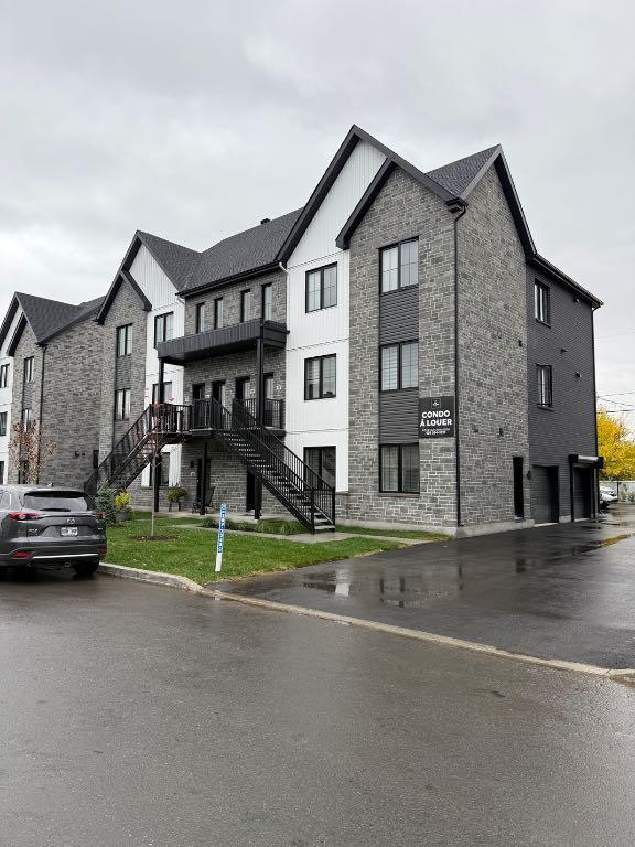 Beau et grand 5 1/2 à louer