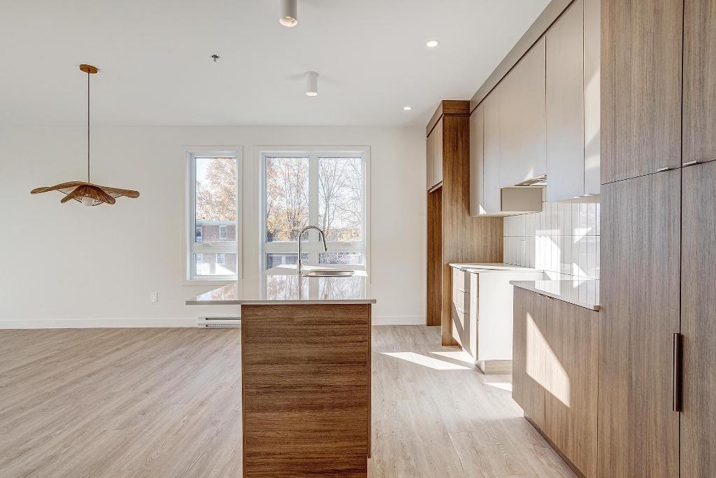 IMMEUBLE 55 ans et plus - 4 1/2 STATIONNEMENT INTÉRIEUR - ASCENSEUR