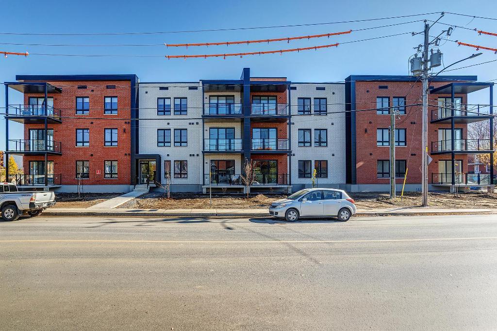 IMMEUBLE 55 ans et plus - 4 1/2 STATIONNEMENT INTÉRIEUR - ASCENSEUR