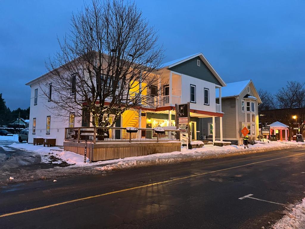 Beau 4 1/2 à Sutton rénové