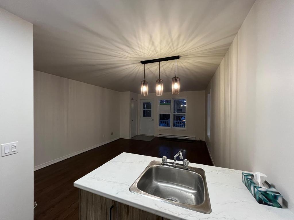 Beau 4 1/2 à Sutton rénové