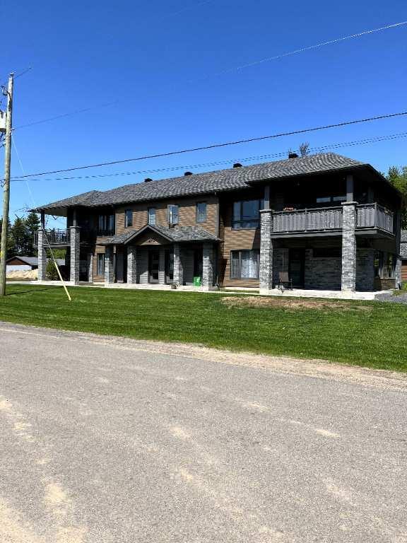 Logement 4 1/2 à Saint-Ambroise