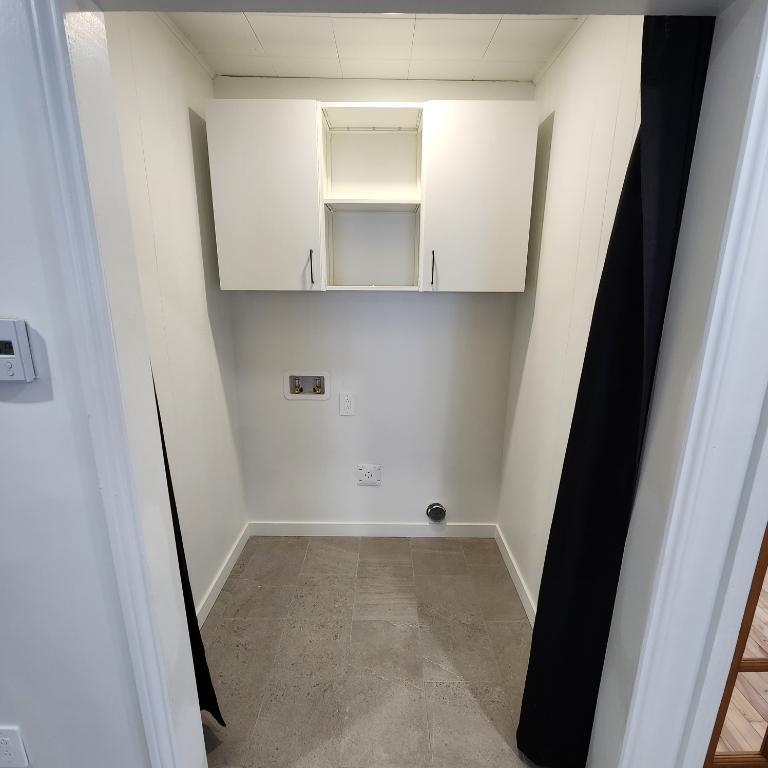 4 1/2 rénové avec cours, Laval, Sainte-Dorothée