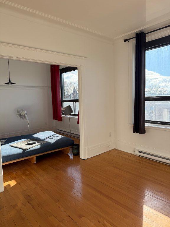 Grand 3 1/2 — Immeuble tranquille avec cachet — Disponible 1er décembre