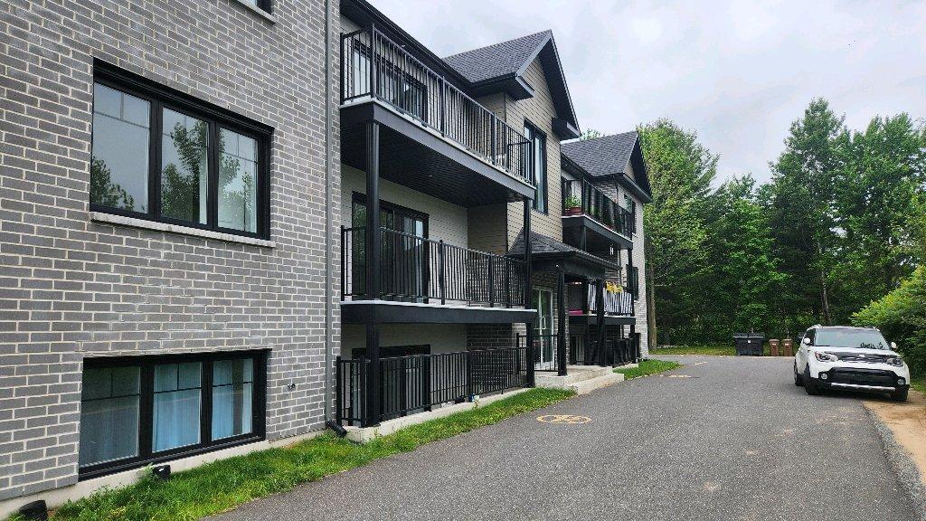 5 1/2 à louer immédiatement