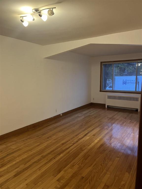 5 1/2 rénové, à 5 mn à pied du métro Fabre, des commerces et grands parcs