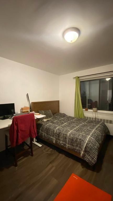 3 1/2 à louer pour 1er Janvier, 4 min à du metro, chauffé, parking disponible