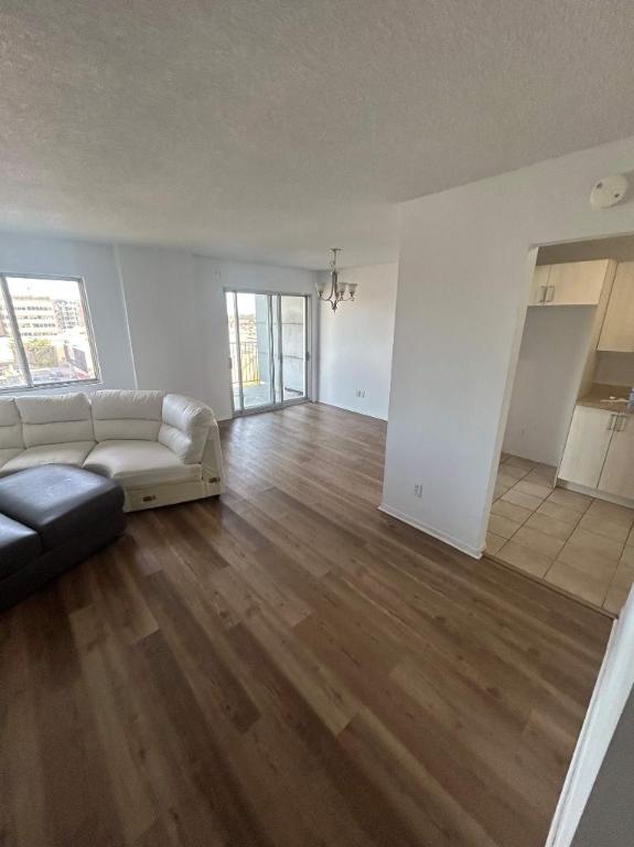 1 CH - 1 SDB - Côte Saint-Luc - $1,695 /mo