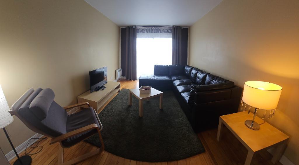 Grand 4 1/2 @ louer - face métro Viau / dernier étage