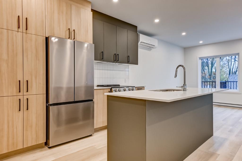 Superbe 6 ½ sur 2 étages à Deux-Montagnes (Environ 1600 pc) (secteur REM)