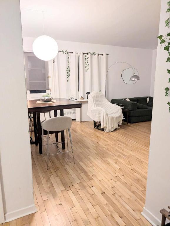 1 CH - 1 SDB - Montréal - $1,192 /mo