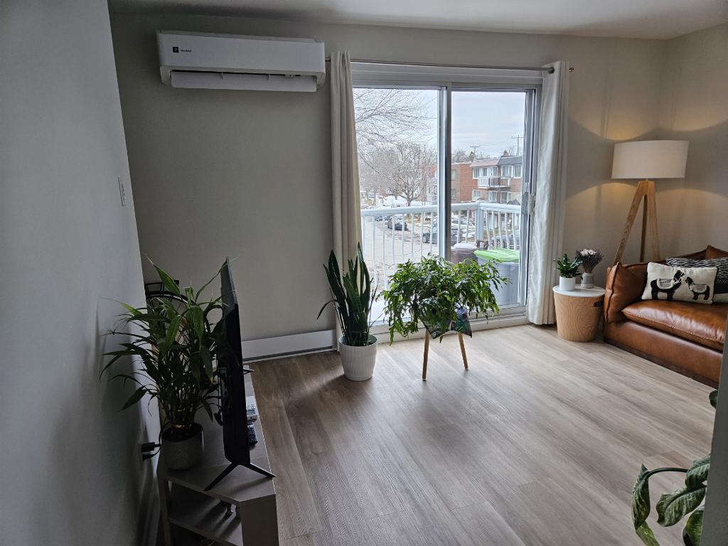 Grand 4 ½ , un superbe appartement rénové, lumineux et moderne a Ahuntsic