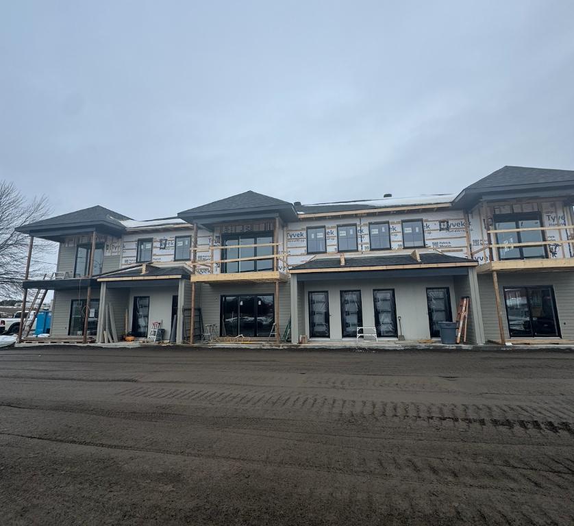 Grand logement 4 1/2 à louer à Maskinongé neuf