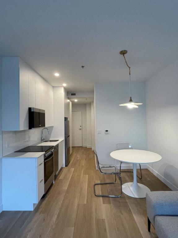 Studio - Montréal - $1,710 /mo