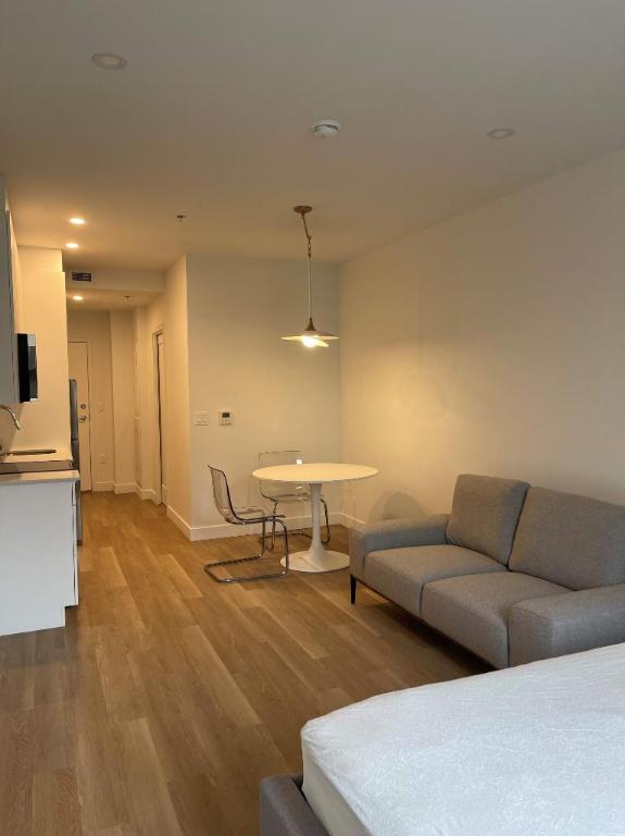 Studio - Montréal - $1,710 /mo