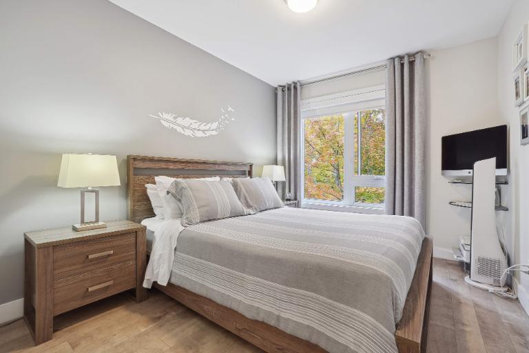 2 CH - 2 SDB - Bromont - $2,050 /mo