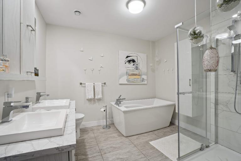 2 CH - 2 SDB - Bromont - $2,050 /mo