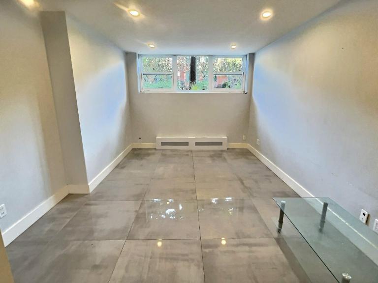 1 CH - 1 SDB - Montréal - $1,100 /mo