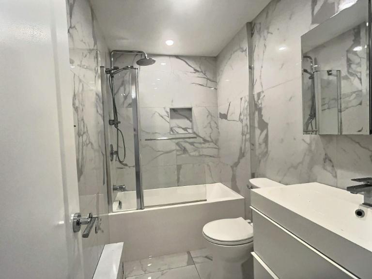 1 CH - 1 SDB - Montréal - $1,100 /mo