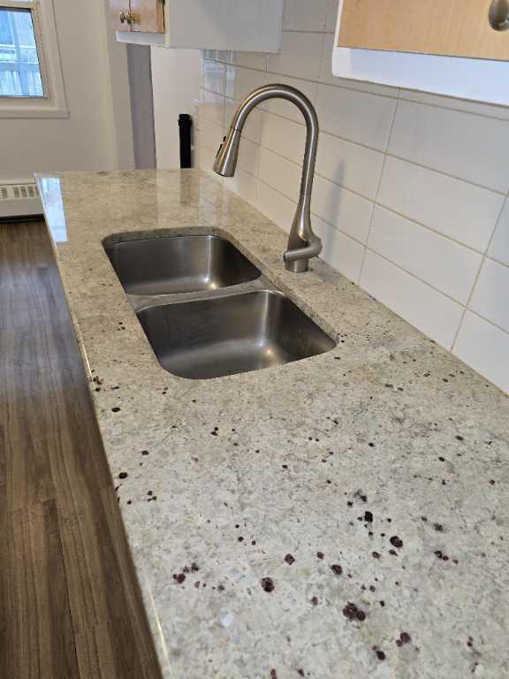 5 1/2 Renove Chauffé, Eau Chaude Entrée Laveuse et Sècheuse Decembre.