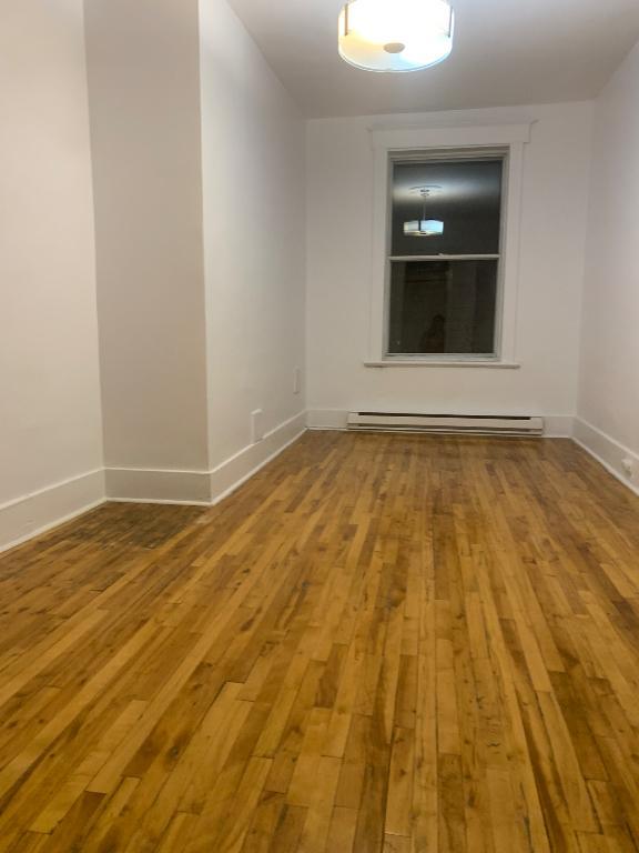 51/2 Montréal Mercier-Anjou métro Cadillac