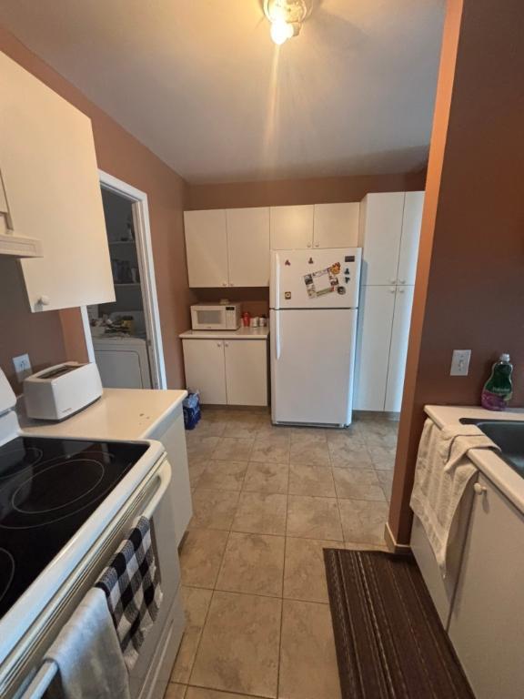 À Laval, un grand 4 1/2 à louer, disponible le 1er janvier ou avant