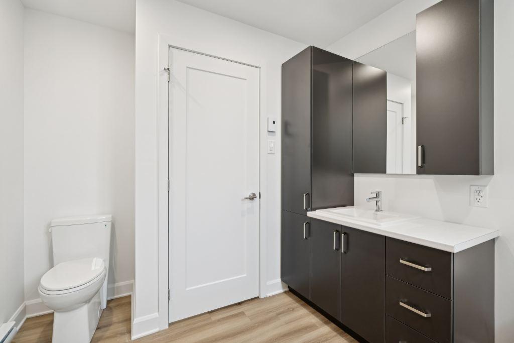 Beau 5 1/2 neufs ! TRIPLEX = Tranquilité ! Châteauguay, disponible maintenant