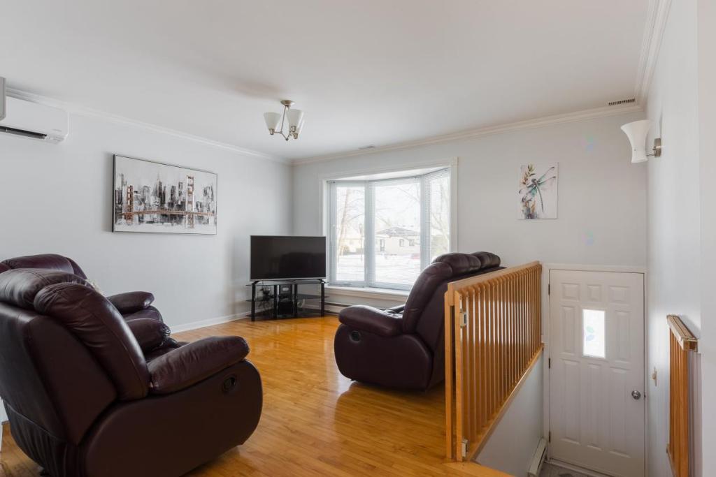 Grand 4 1/2 à louer ( Maison rez de chausée)