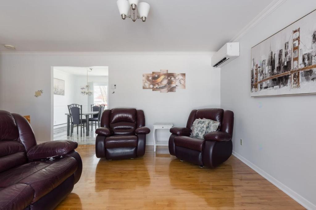 Grand 4 1/2 à louer ( Maison rez de chausée)