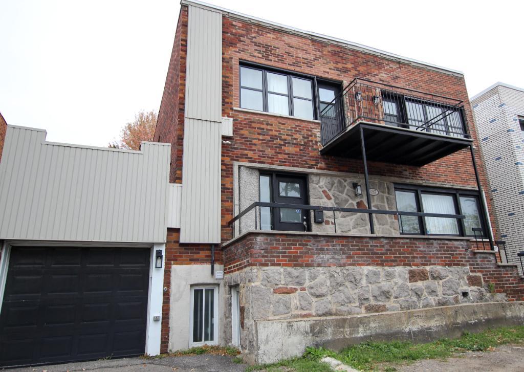 Rosemont 8 1/2 rénové, cour, garage, piscine, stationnement