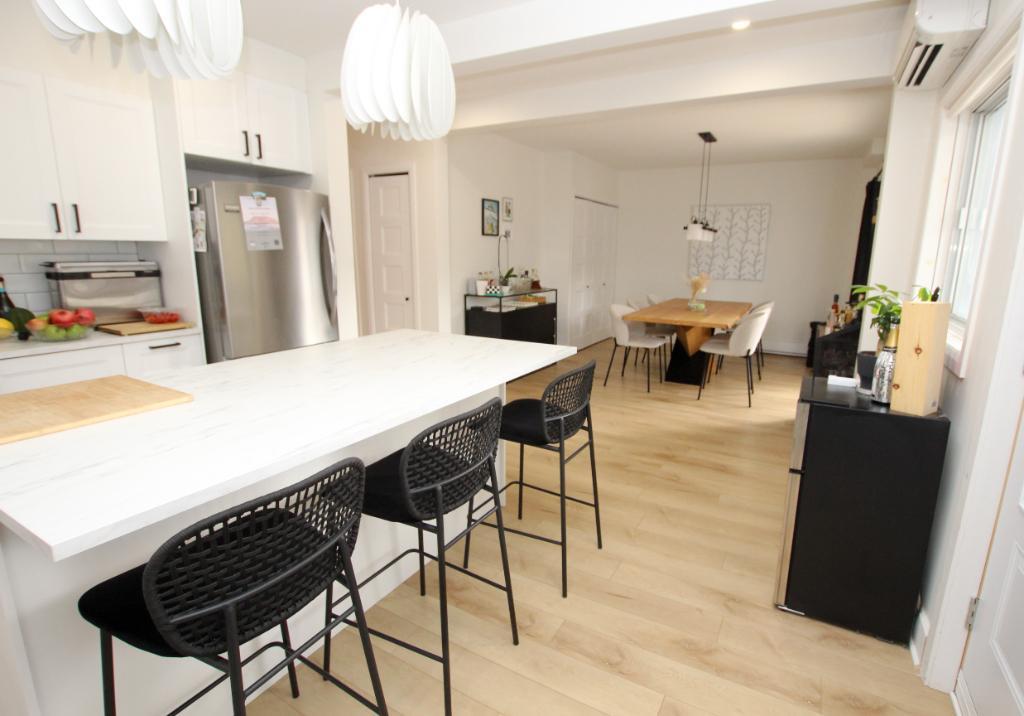 Rosemont 8 1/2 rénové, cour, garage, piscine, stationnement