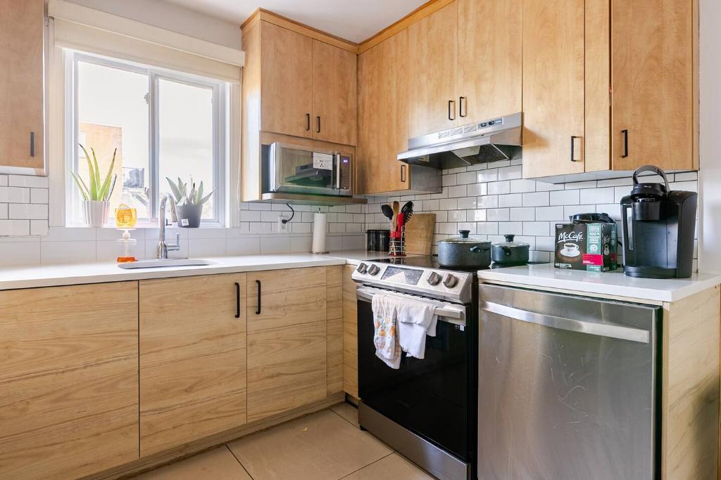 Appartements Meublé 4 1/2, 2 CH à Laval Meublé