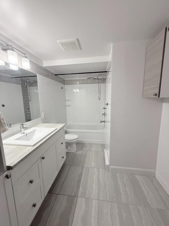 Beau grand 5 1/2 à louer, 2 stationnements + rangement privé, dispo maintenant