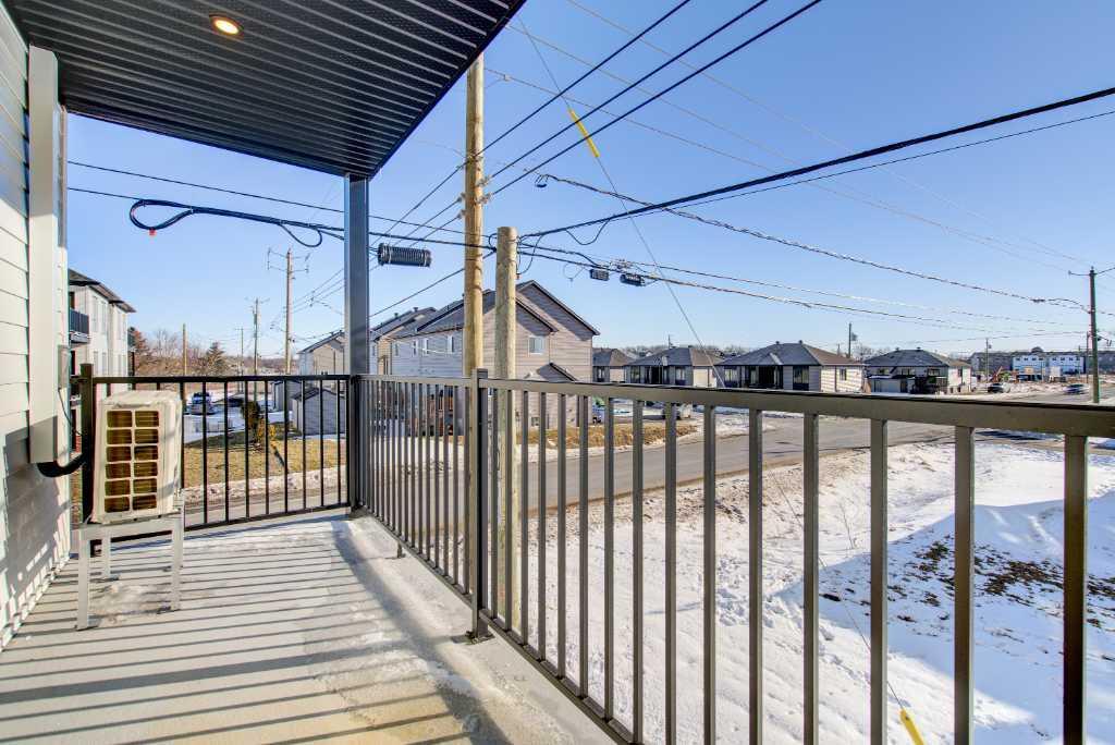 ** PROMO mois gratuit !! 4 1/2 neufs ! Huntingdon. WIFI inclus LIBRE IMMÉDIATEMENT!