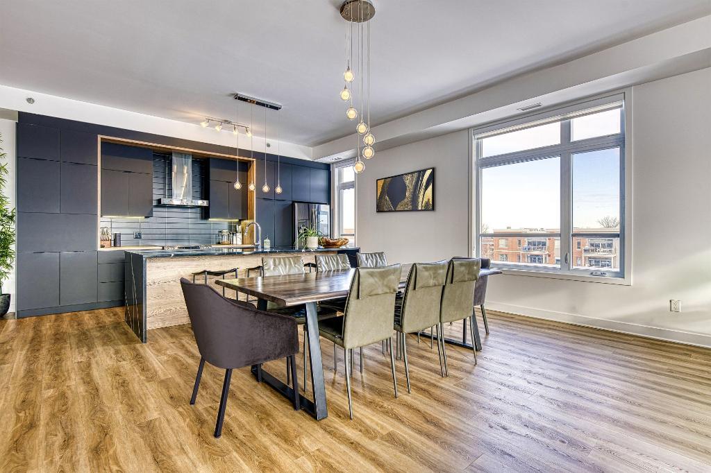 Penthouse 5 ½ adossé au golf de Saint-Lambert! 2 159 pi²