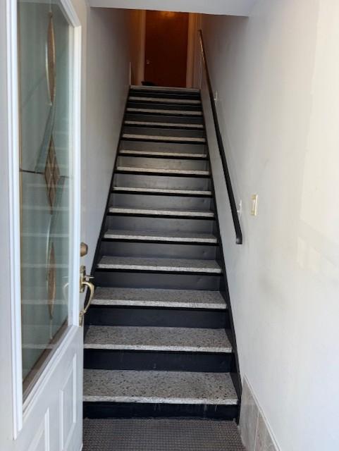 GRAND 3 1/2 A LOUER A ST. LEONARD, D'UN TRIPLEX