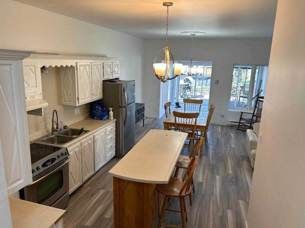 VALCOURT GRAND 4 1/2 A LOUER AVEC GARAGE