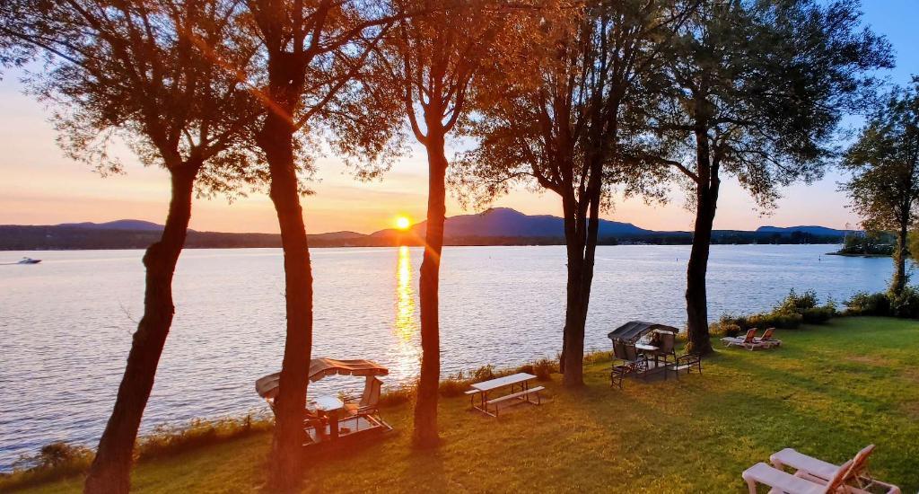 *** Magog *** Condo a Louer - 3 1/2 - O'berge du village - Libre immédiatement