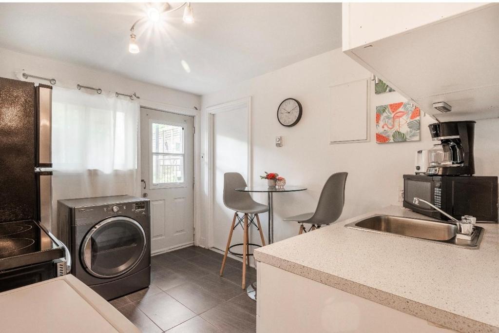 Appartement 4 1/2 - 2 chambres à coucher – 75 m² (817 p2)