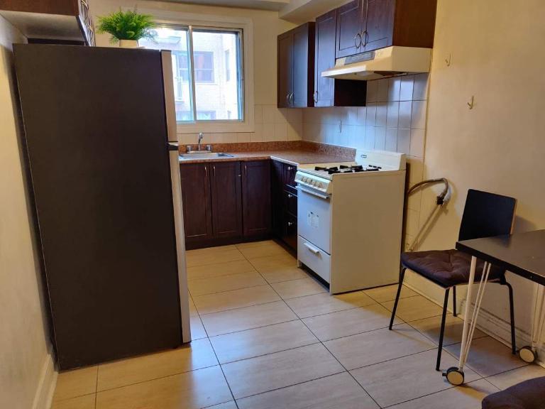 3 ½ SPACIEUX & BIEN ENTRETENU