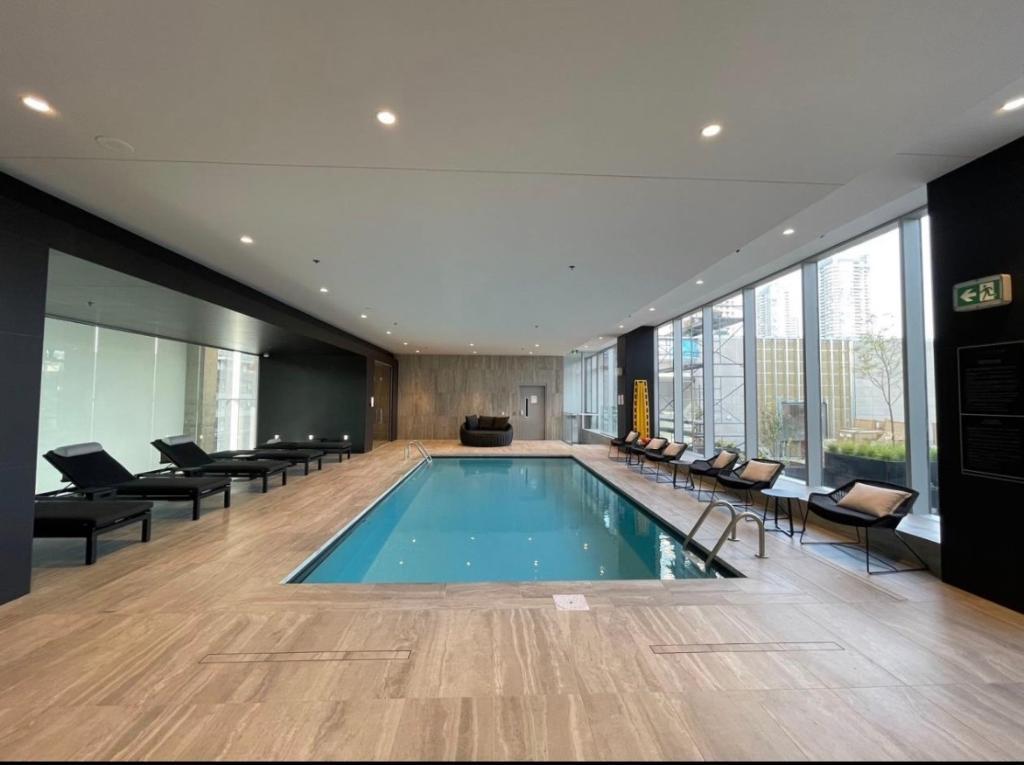 Condo moderne à louer – Vue exceptionnelle au cœur du centre-ville