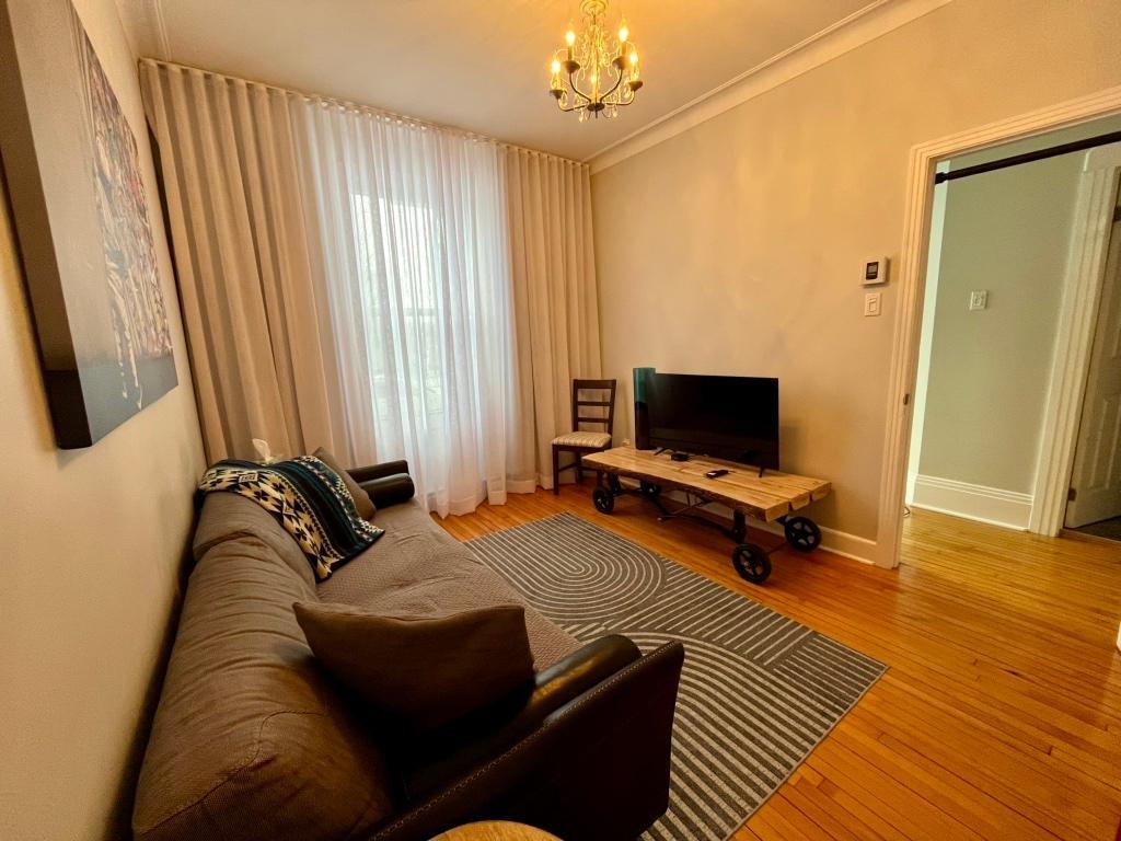 4½ + espace bureau à louer + cour arrière - BIEN LIRE