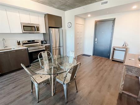 2 Bedrooms 2 Bathrooms - 11202 Cavendish Boulevard, Montréal