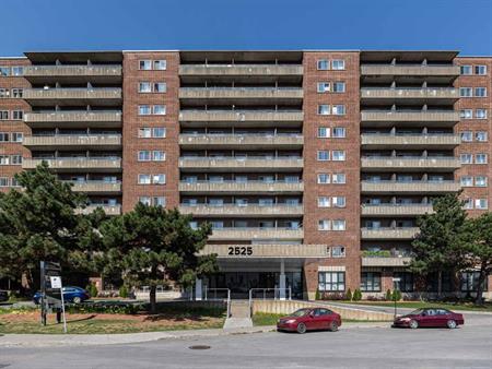 1 Bdrm Available At 2525 Cavendish Blvd., Montreal - 2525 Cavendish Blvd., Montréal